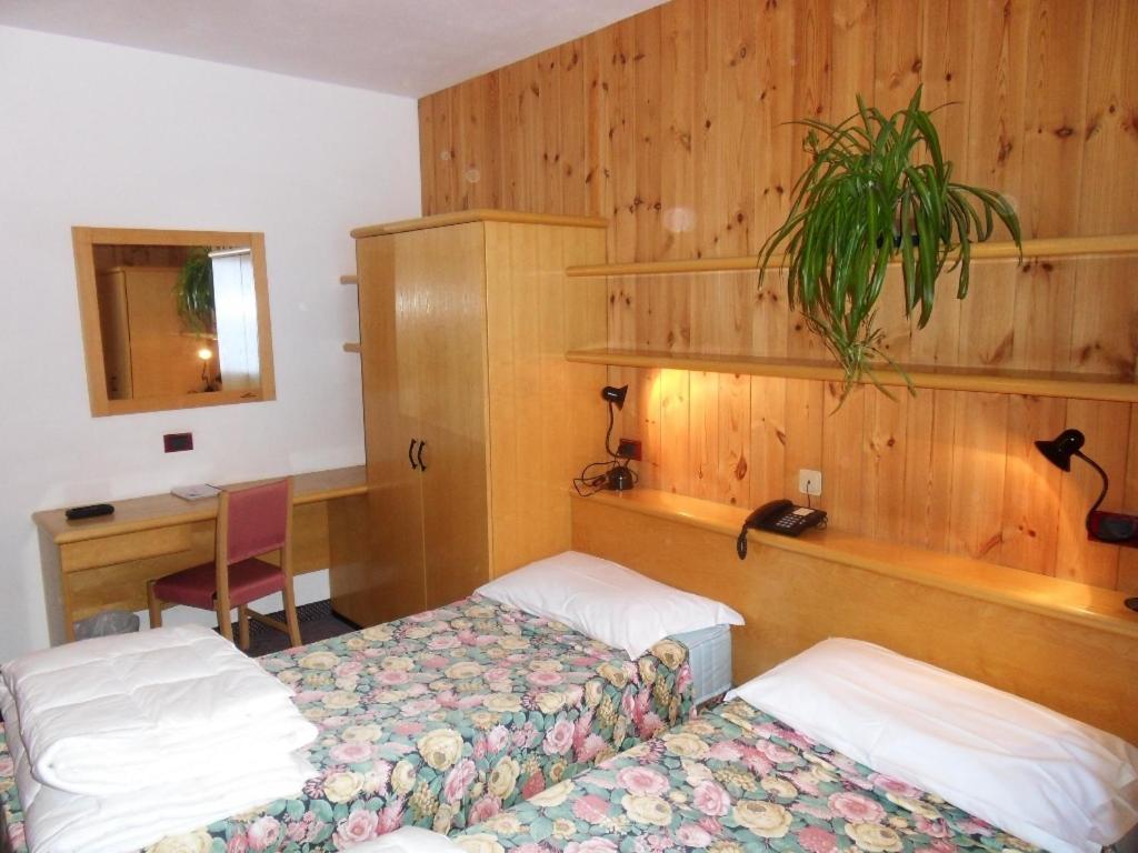 Hotel Santa Caterina Santa Caterina Valfurva Camera foto